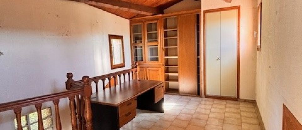 Traditional house 7 rooms of 135 m² in Saint-Privat (07200)