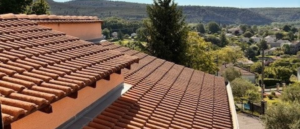 Traditional house 7 rooms of 135 m² in Saint-Privat (07200)