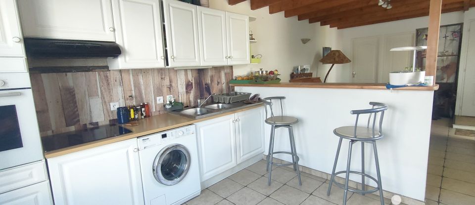 Apartment 5 rooms of 85 m² in Royan (17200)