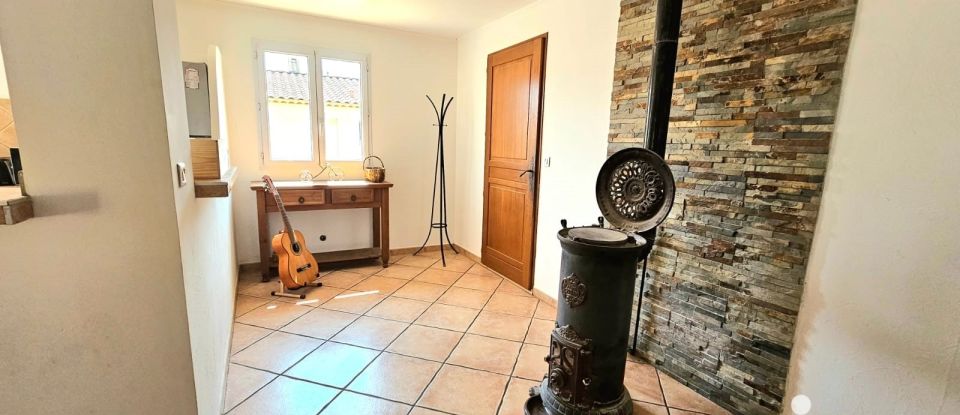 Traditional house 4 rooms of 107 m² in Gonfaron (83590)