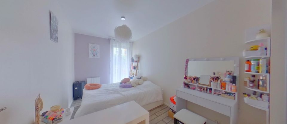 Appartement 4 pièces de 90 m² à Combs-la-Ville (77380)