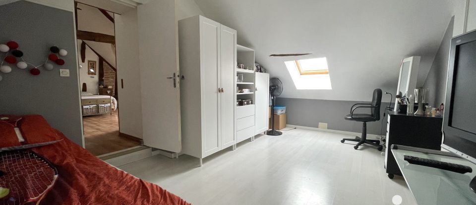 Maison 5 pièces de 125 m² à Saint-Martin-d'Abbat (45110)