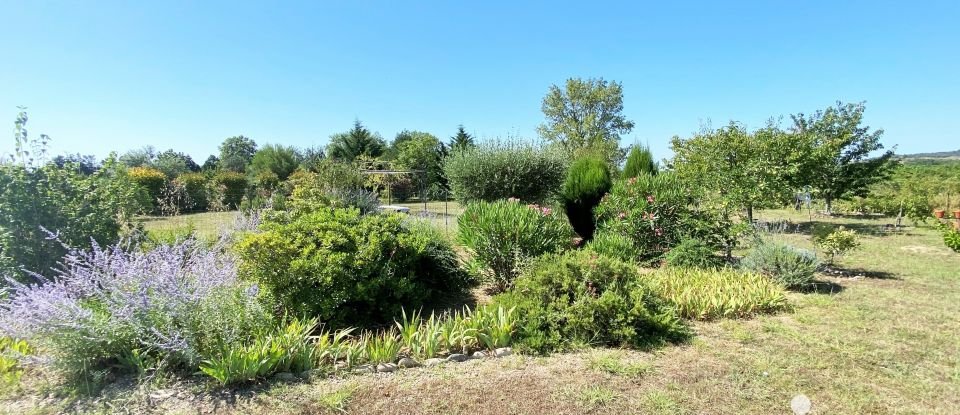 Traditional house 4 rooms of 112 m² in Saint-Geniès-de-Fontedit (34480)