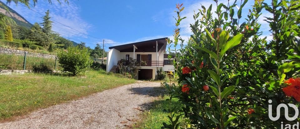 Maison traditionnelle 5 pièces de 166 m² à Claix (38640)