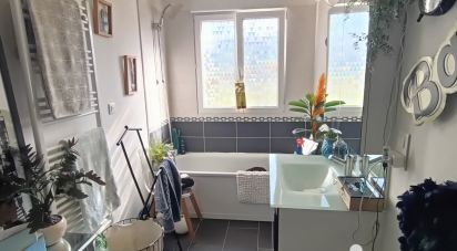 Maison 5 pièces de 92 m² à Nueil-les-Aubiers (79250)