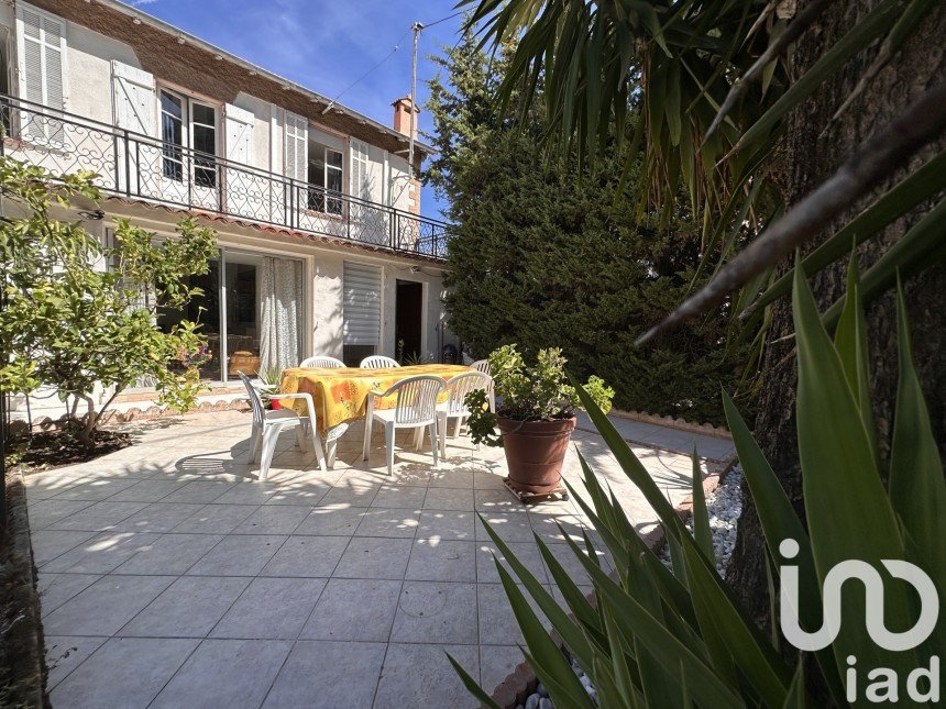 Traditional house 4 rooms of 111 m² in Le Cannet (06110)