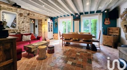 House 6 rooms of 154 m² in Saint-Aubin-du-Cormier (35140)