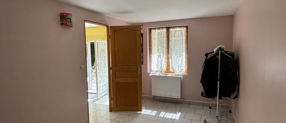 House 5 rooms of 114 m² in Le Chambon-Feugerolles (42500)