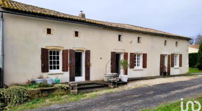 Maison 8 pièces de 236 m² à Saint-Bonnet-sur-Gironde (17150)