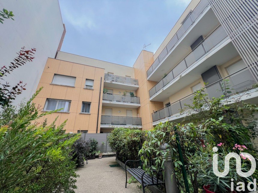 Apartment 3 rooms of 61 m² in Romainville (93230)