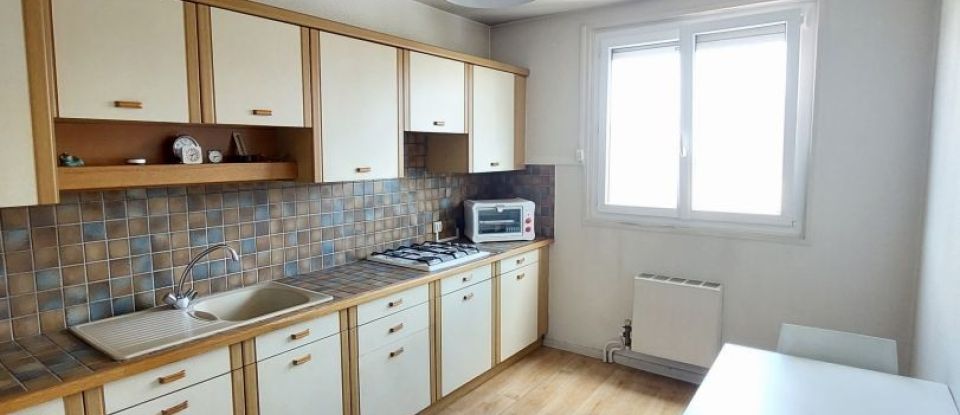 Apartment 3 rooms of 52 m² in Tarbes (65000)