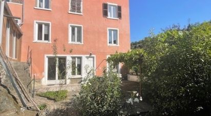 Maison 8 pièces de 314 m² à Courzieu (69690)