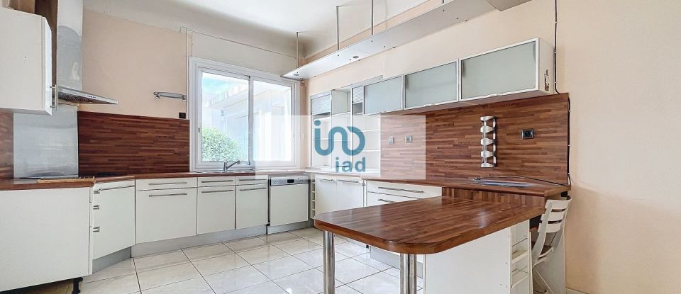 Maison 7 pièces de 235 m² à Béziers (34500)