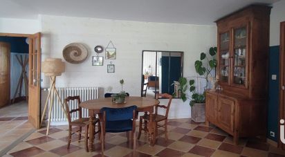 Country house 8 rooms of 145 m² in Mesnard-la-Barotière (85500)