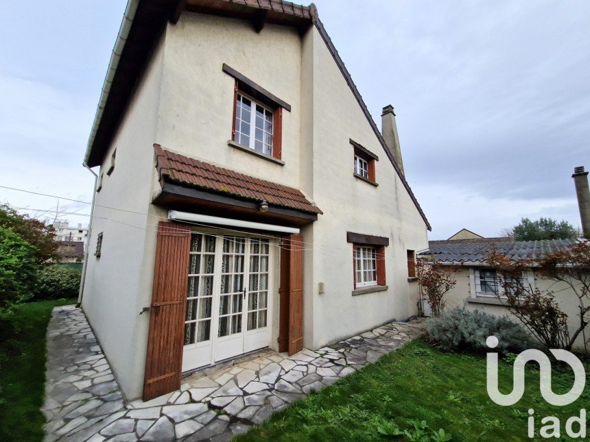 House 6 rooms of 133 m² in Le Blanc-Mesnil (93150)