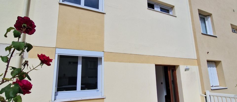 Town house 6 rooms of 92 m² in La Queue-en-Brie (94510)