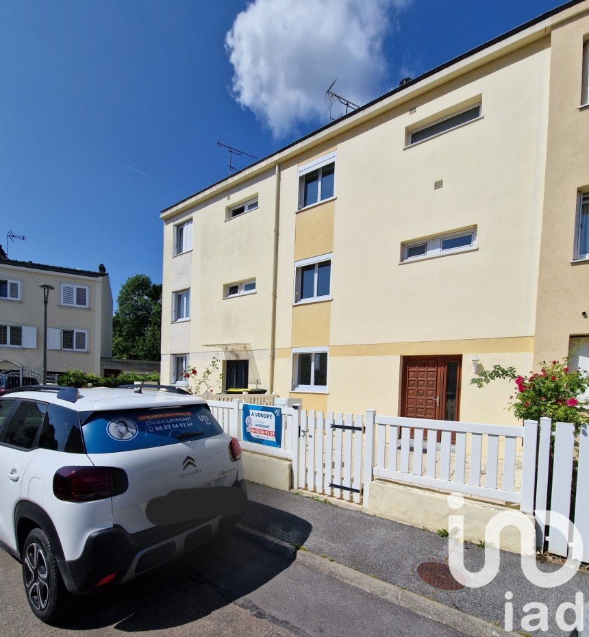 Town house 6 rooms of 92 m² in La Queue-en-Brie (94510)