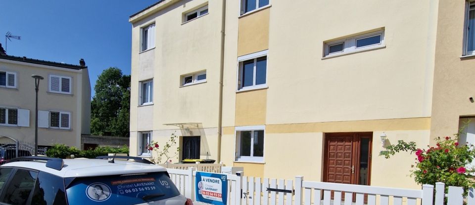 Town house 6 rooms of 92 m² in La Queue-en-Brie (94510)