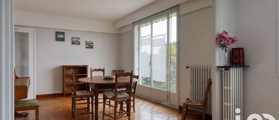 Apartment 4 rooms of 85 m² in Garches (92380)