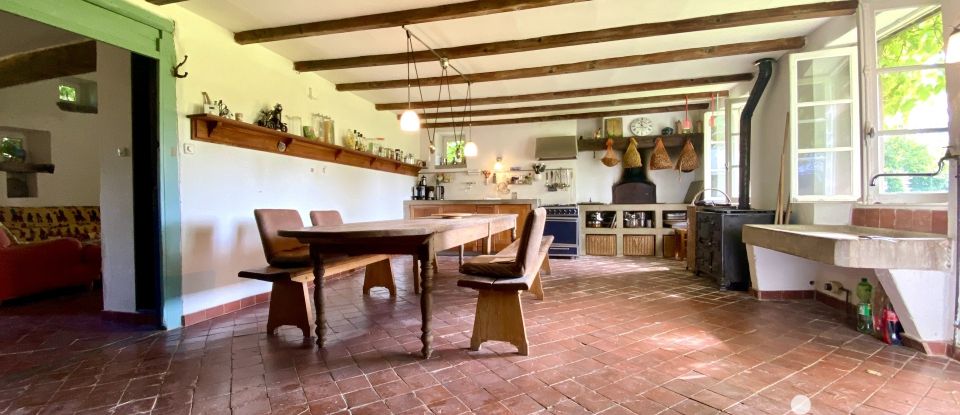 Country house 10 rooms of 296 m² in Vahl-lès-Bénestroff (57670)