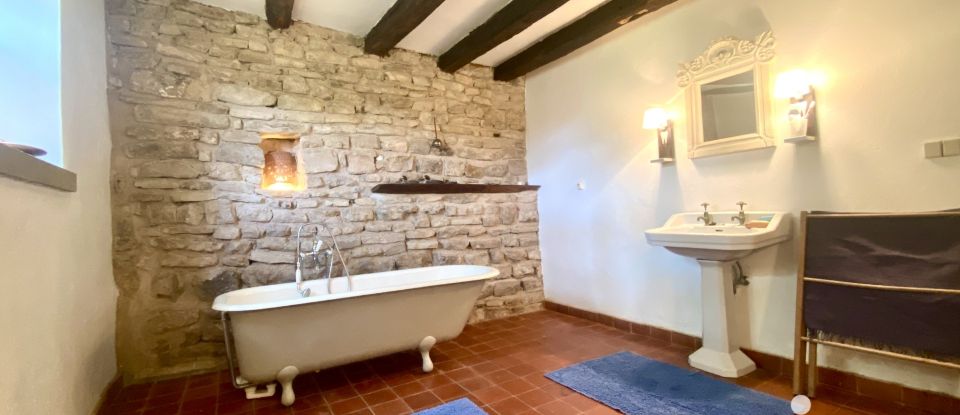 Country house 10 rooms of 296 m² in Vahl-lès-Bénestroff (57670)