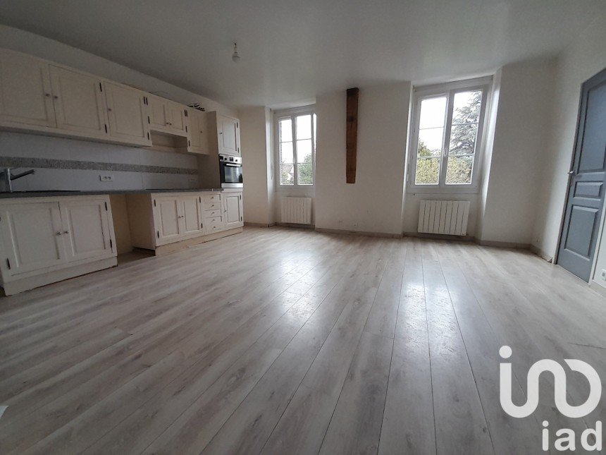 Appartement 3 pièces de 65 m² à Saint-Prest (28300)