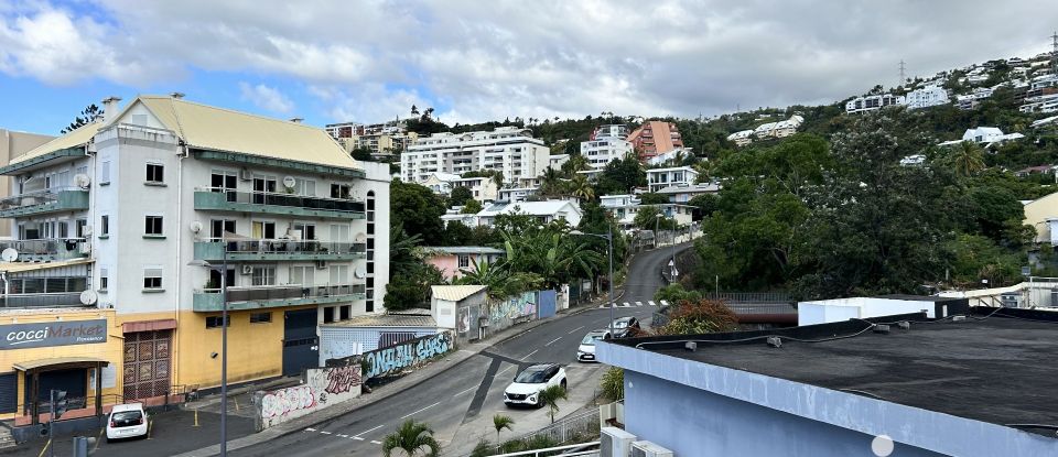 Apartment 4 rooms of 100 m² in Saint-Denis (97400)