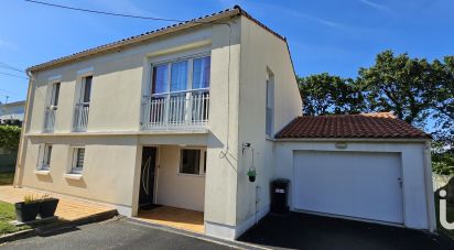 House 7 rooms of 158 m² in La Roche-sur-Yon (85000)