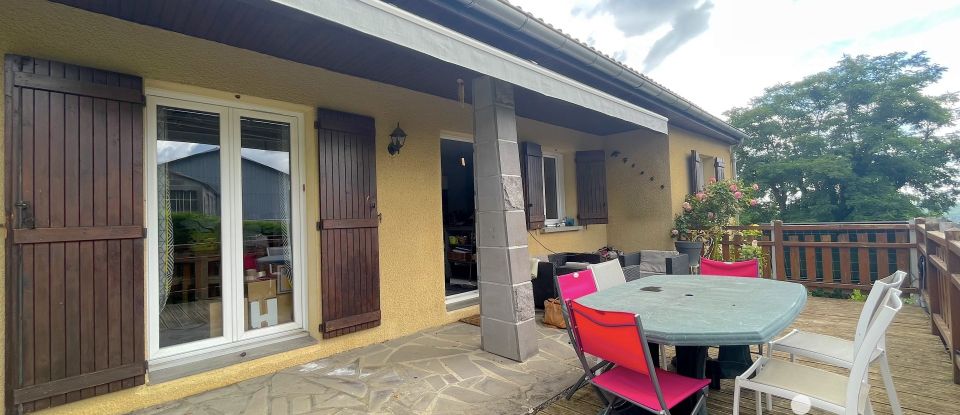 House 5 rooms of 135 m² in Volvic (63530)