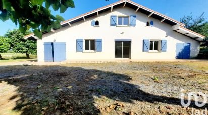 Traditional house 7 rooms of 215 m² in Aurensan (32400)