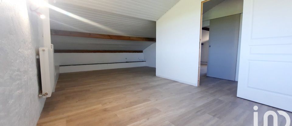 Maison traditionnelle 7 pièces de 215 m² à Aurensan (32400)