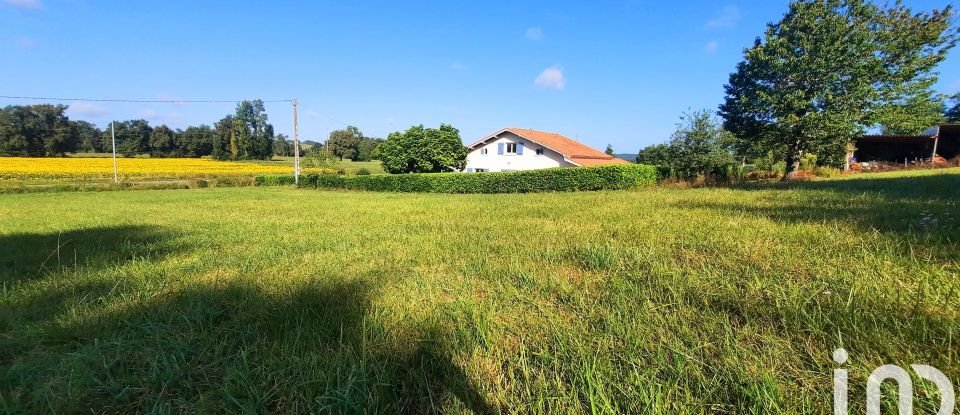 Maison traditionnelle 7 pièces de 215 m² à Aurensan (32400)