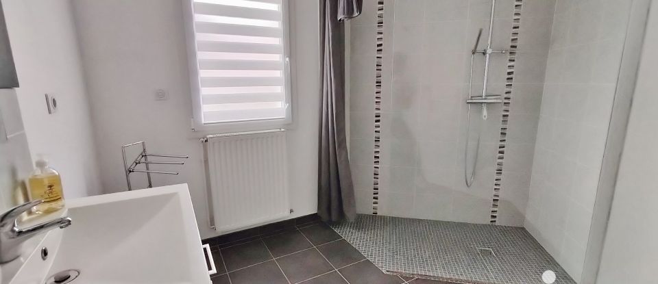 Maison 8 pièces de 185 m² à Rouillon (72700)