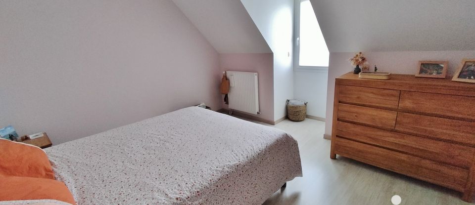 Maison 8 pièces de 185 m² à Rouillon (72700)