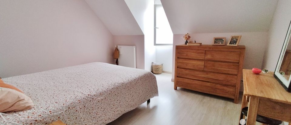 Maison 8 pièces de 185 m² à Rouillon (72700)