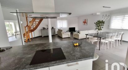 Maison 8 pièces de 185 m² à Rouillon (72700)