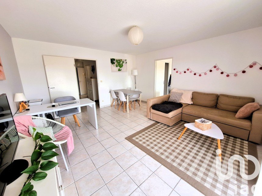 Apartment 3 rooms of 63 m² in L'Isle-Jourdain (32600)