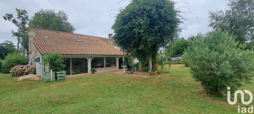 Maison 4 pièces de 150 m² à Saint-Pierre-d'Eyraud (24130)