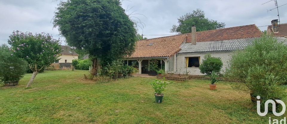 Maison 4 pièces de 150 m² à Saint-Pierre-d'Eyraud (24130)