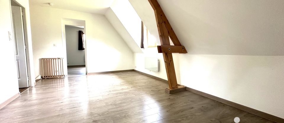 House 4 rooms of 117 m² in Saint-Benoît-d'Hébertot (14130)