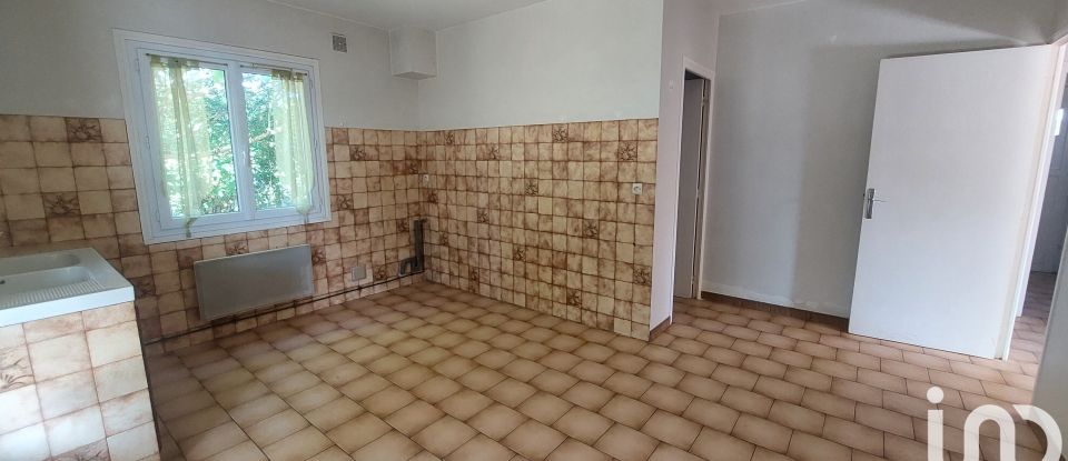 Maison 4 pièces de 94 m² à Montcaret (24230)