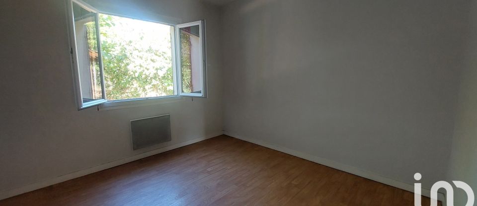 Maison 4 pièces de 94 m² à Montcaret (24230)