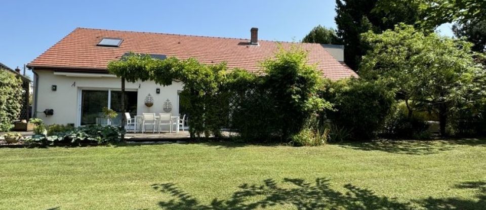 Maison 6 pièces de 185 m² à Les Aix-d'Angillon (18220)