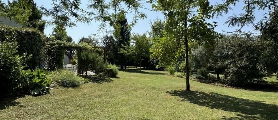 Maison 6 pièces de 185 m² à Les Aix-d'Angillon (18220)