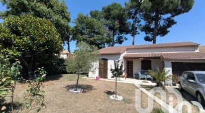 Traditional house 4 rooms of 84 m² in La Tremblade (17390)