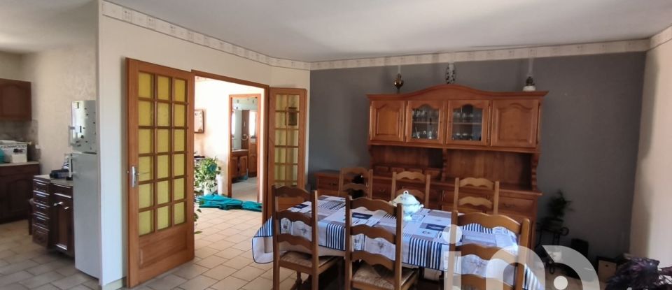 Traditional house 4 rooms of 84 m² in La Tremblade (17390)