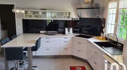 Maison 7 pièces de 195 m² à Luynes (37230)