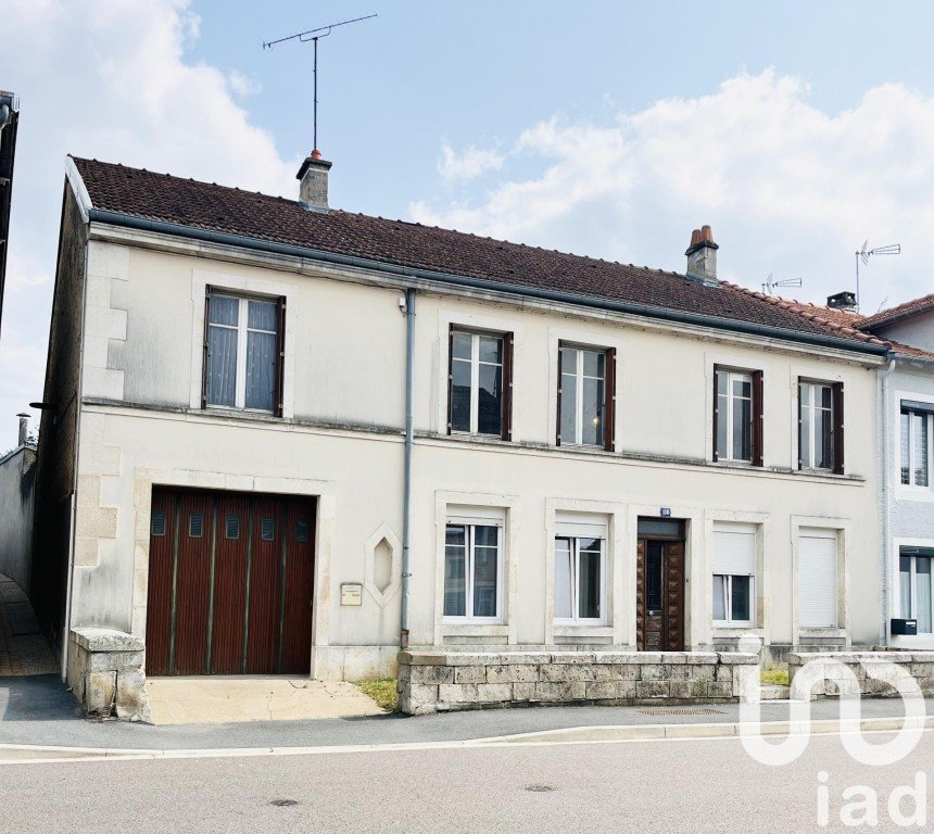 Traditional house 5 rooms of 160 m² in Nogent (52800)