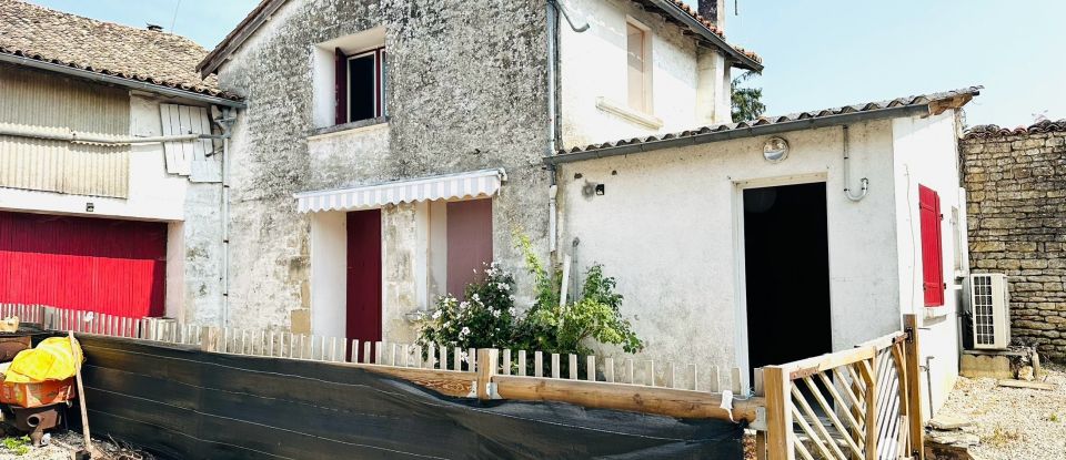 Town house 9 rooms of 233 m² in Chef-Boutonne (79110)