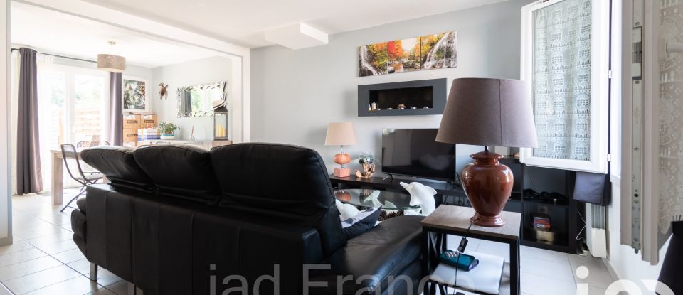 Maison 5 pièces de 75 m² à Freneuse (78840)